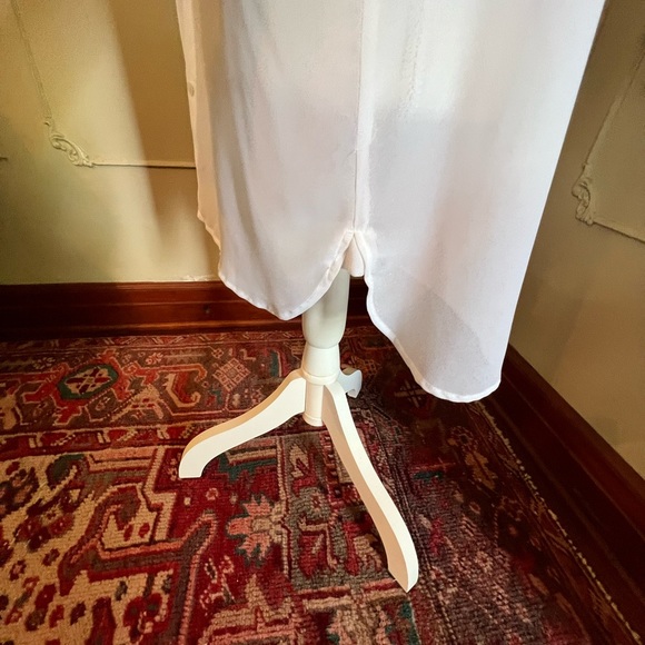 DKNYC White Sheer Button Front blouse. - Picture 7 of 8